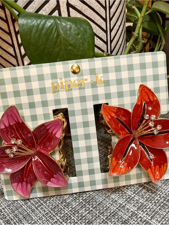 Piper Accessories - Piper Floral 🌸Enamel Metal Gold Hair Clips in Pink and 🌺Orange - 💛Set of 2